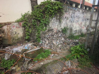 Figure 6: Dumpster on sidewalk ((c) Roman Ville-Glasauer)